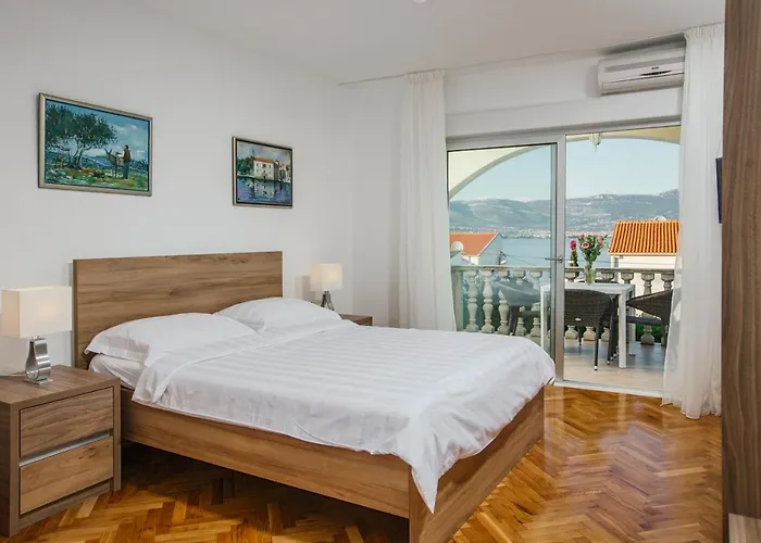 Apartments Bago